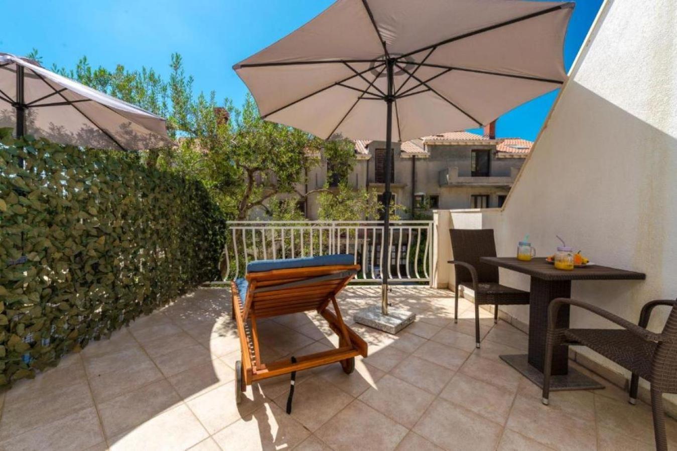 Villa Adria Apartments ซัฟทัท ภายนอก รูปภาพ