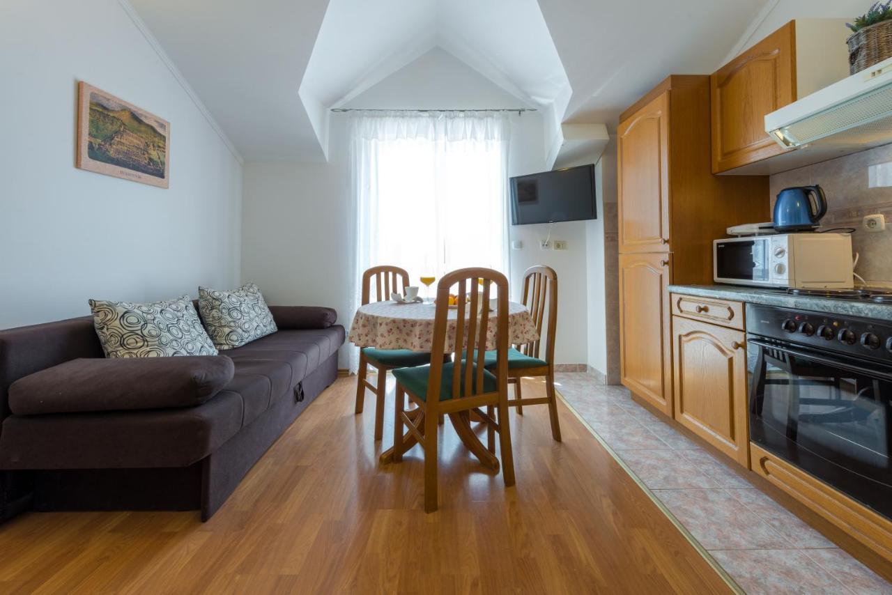 Villa Adria Apartments ซัฟทัท ภายนอก รูปภาพ